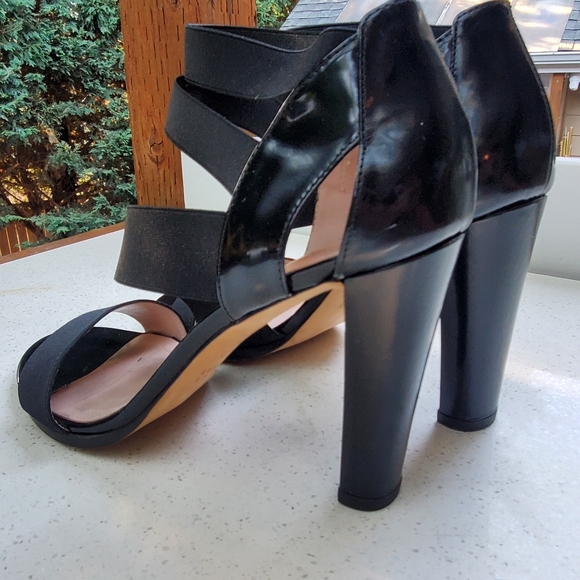 Stuart Weitzman Sandals Women 9 black stretchy Strappy Sandals. - Picture 6 of 13